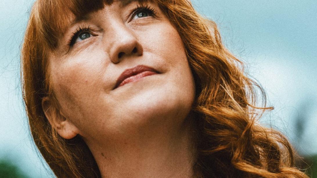Getuigenis: Myra worstelde jarenlang met haar zelfbeeld en fotografeert nu vrouwen die onzeker zijn Getuigenis: Myra worstelde jarenlang met haar zelfbeeld en fotografeert nu vrouwen die onzeker zijn
