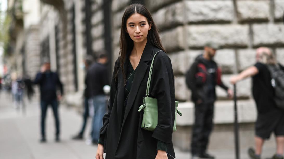 Combat cool: 6 x zo stylen modemeiden hun zwarte outfit nu Combat cool: 6 x zo stylen modemeiden hun zwarte outfit nu