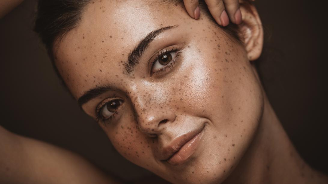 Deze eenvoudige beautyhack transformeert je huid in 60 seconden volgens een expert Deze eenvoudige beautyhack transformeert je huid in 60 seconden volgens een expert