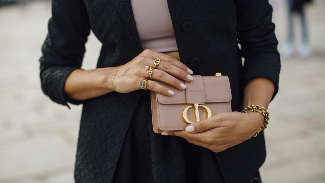 Ce bijou oldschool fait partie des accessoires tendance de l'hiver! Ce bijou oldschool fait partie des accessoires tendance de l'hiver!