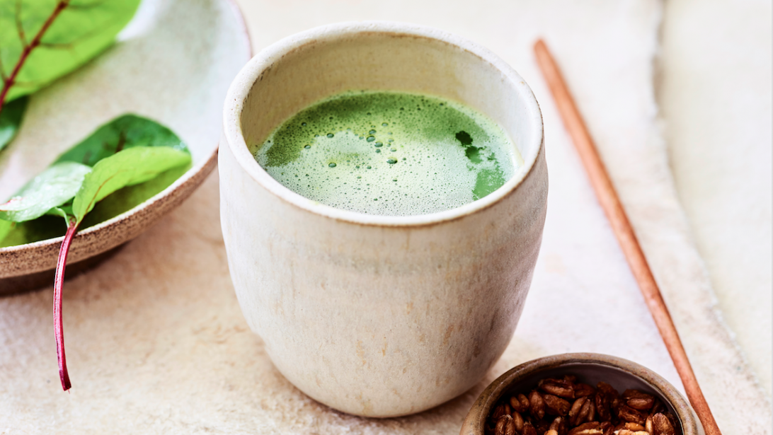 Faites le plein d'énergie grâce à ce smoothie détox ultra vitaminé! Faites le plein d'énergie grâce à ce smoothie détox ultra vitaminé!