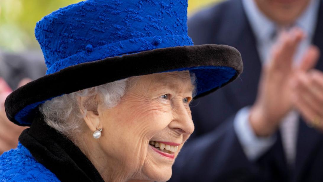 Van deze serie is queen Elizabeth II grote fan Van deze serie is queen Elizabeth II grote fan