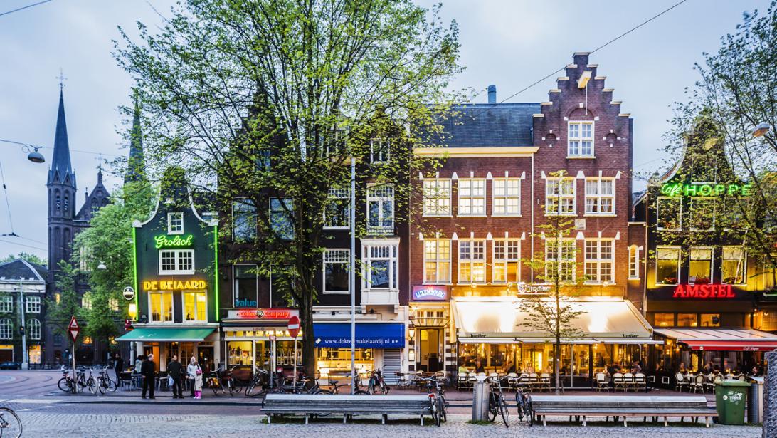 Dit zijn onze 7 lievelingsrestaurants in Amsterdam: Van superdeluxe tot budgetvriendelijk Dit zijn onze 7 lievelingsrestaurants in Amsterdam: Van superdeluxe tot budgetvriendelijk