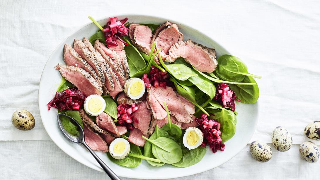 Régal de Pâques: carpaccio d'agneau fumé au bbq, betteraves marinées Régal de Pâques: carpaccio d'agneau fumé au bbq, betteraves marinées