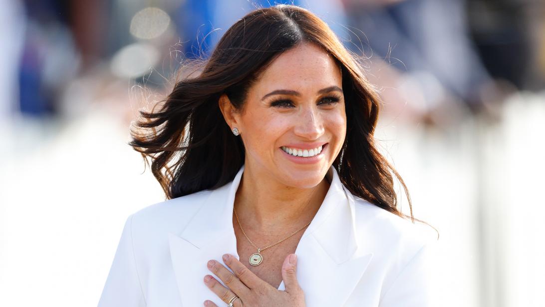 Meghan Markle toont de basisstukken voor de ultieme lentelook Meghan Markle toont de basisstukken voor de ultieme lentelook