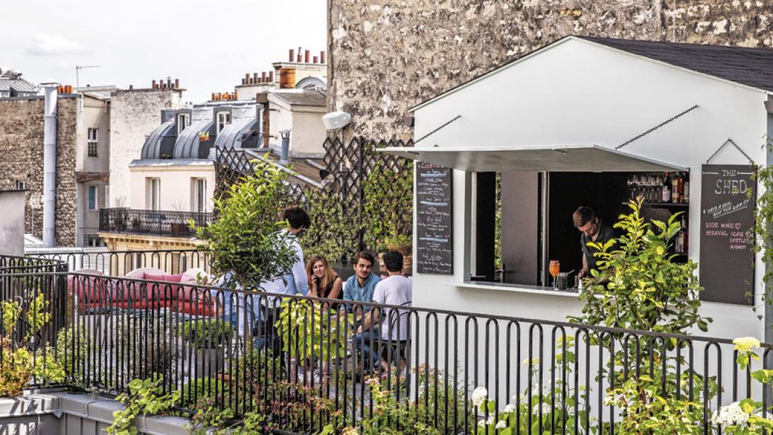 Dit zijn de beste rooftop-bars in Parijs Dit zijn de beste rooftop-bars in Parijs