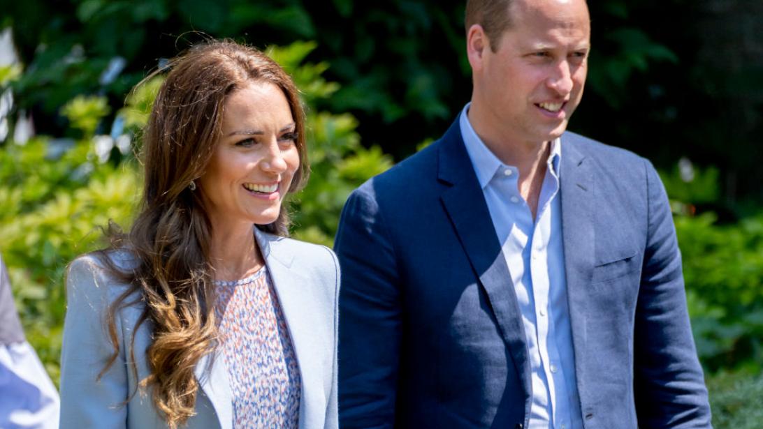 Zien: het eerste officiële portret van prins William & Kate Middleton Zien: het eerste officiële portret van prins William & Kate Middleton