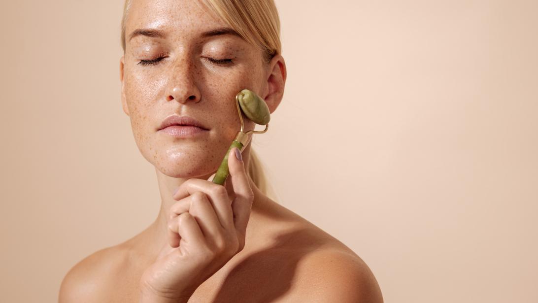 SOS visage gonflé: 5 astuces pour défatiguer instantanément ses traits SOS visage gonflé: 5 astuces pour défatiguer instantanément ses traits