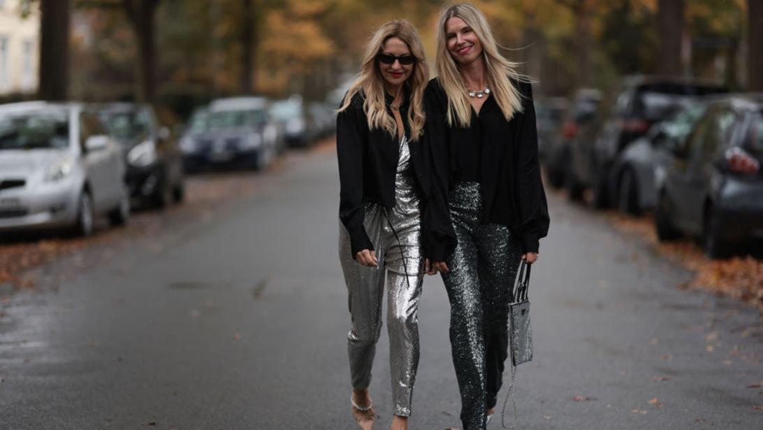 Streetstyle chic: 7 x zo dragen modemeiden hun zilveren statement look nu Streetstyle chic: 7 x zo dragen modemeiden hun zilveren statement look nu