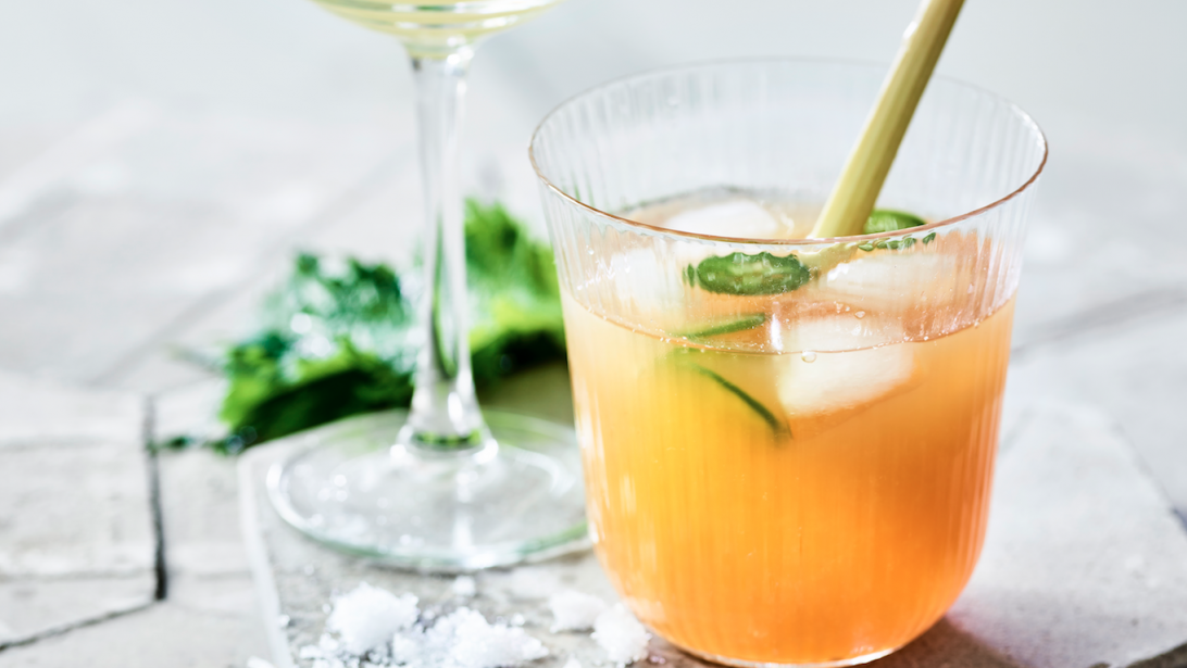 Deux cocktails frais et originaux pour célébrer le retour du printemps Deux cocktails frais et originaux pour célébrer le retour du printemps