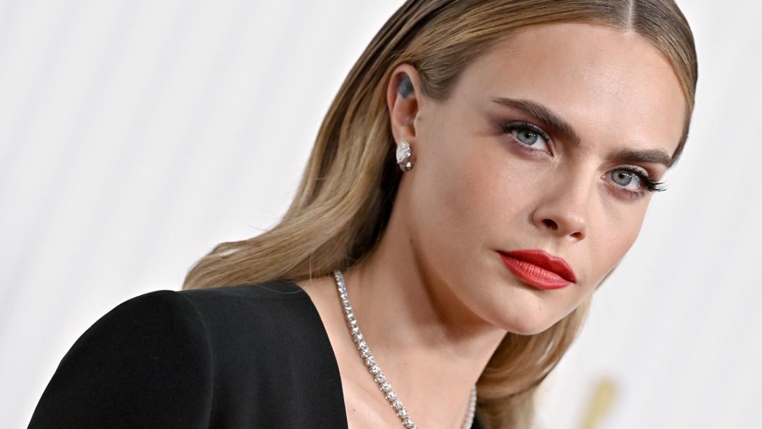 Cara Delevingne voor het eerst over haar ontwenning: "Aan mezelf werken komt nu op de eerste plaats" Cara Delevingne voor het eerst over haar ontwenning: "Aan mezelf werken komt nu op de eerste plaats"