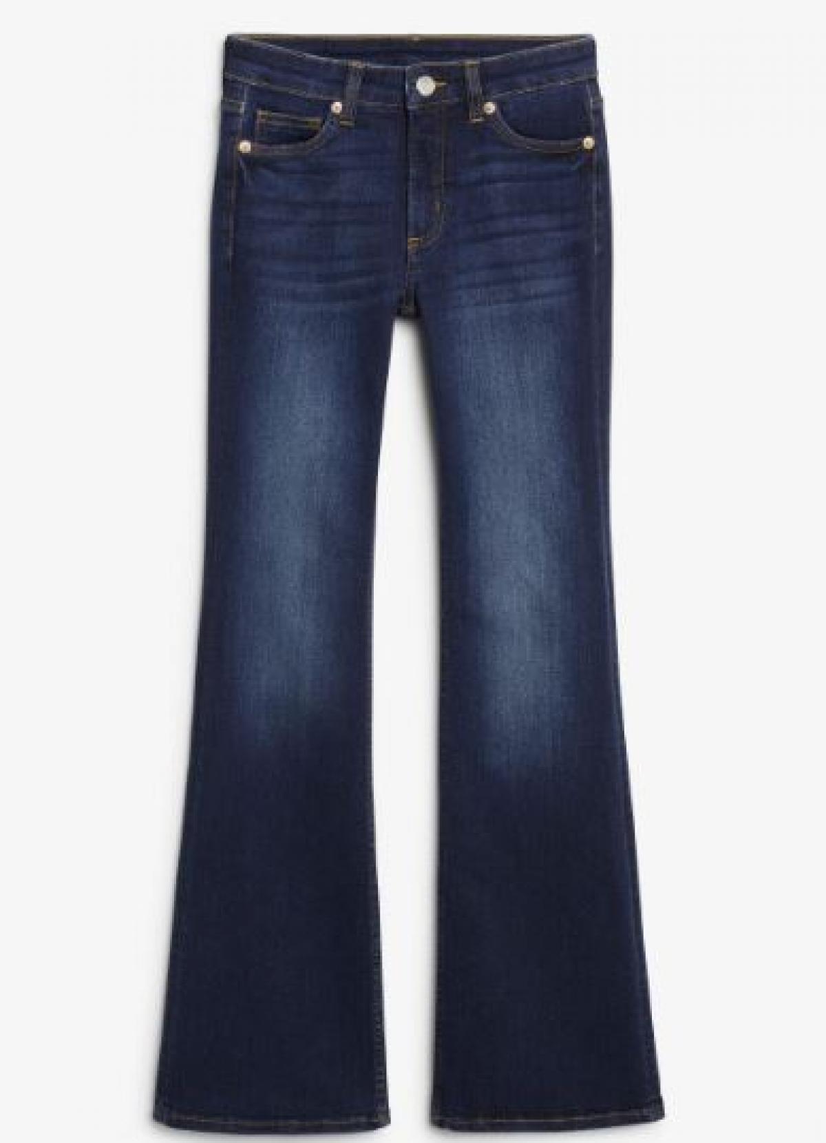 Trend 4: Classic flare jeans