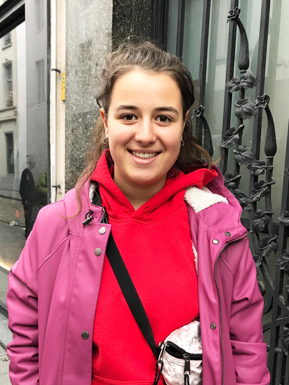Eva (16)