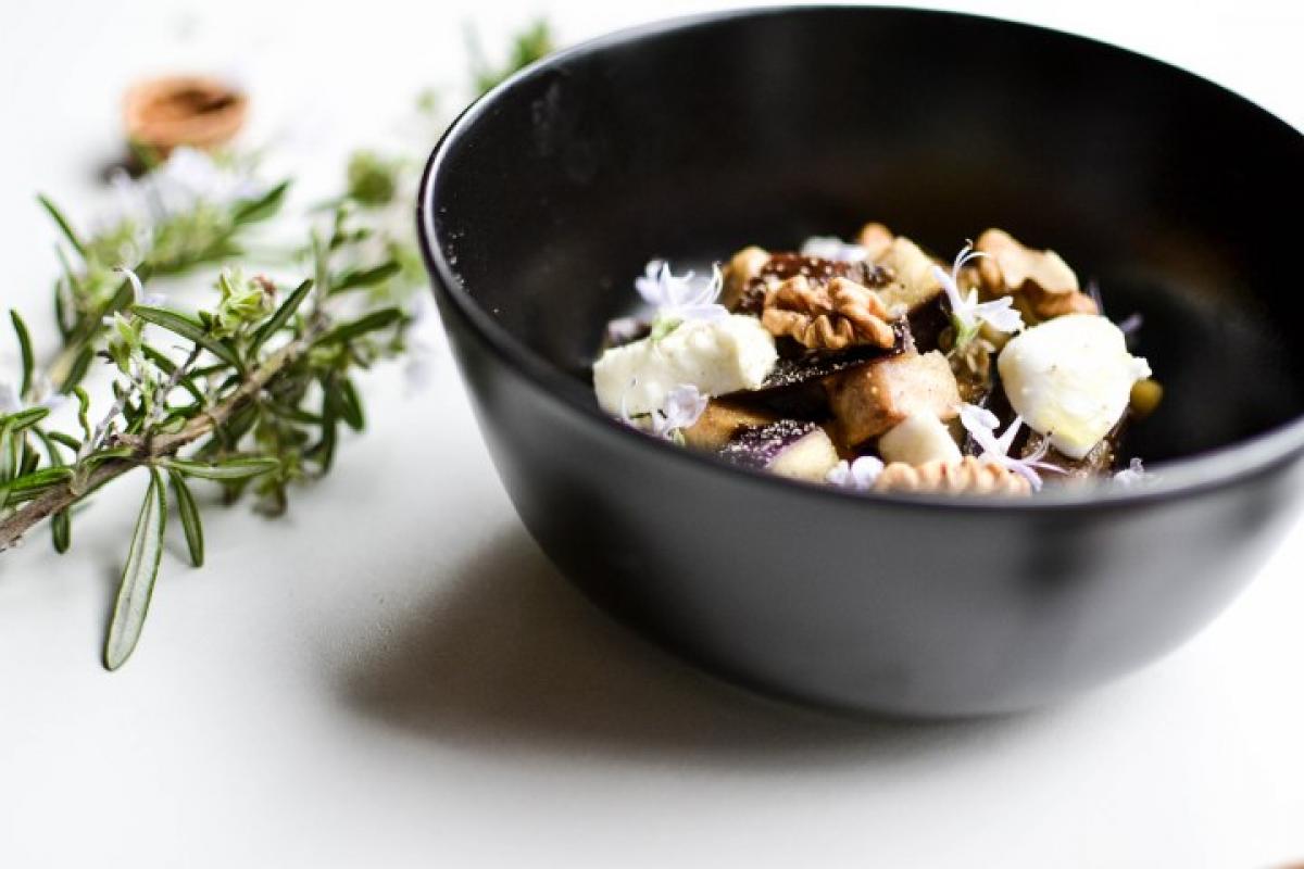 Viva Italia: salade aubergine, mozzarella et romarin