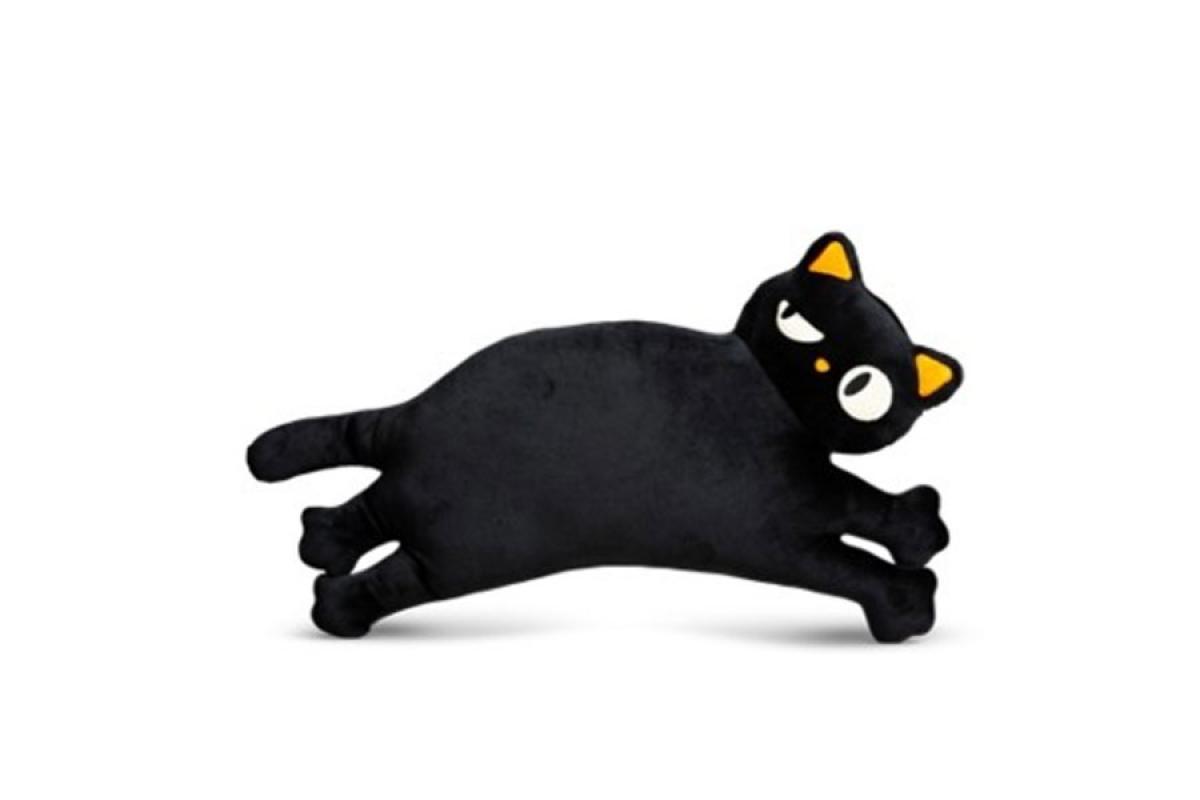 Coussin en forme de chat noir