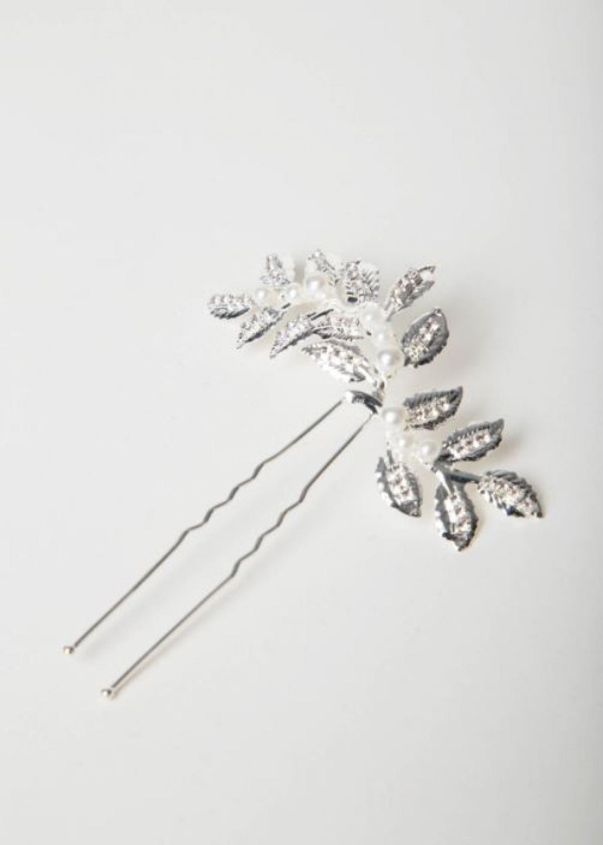 Broche perlée