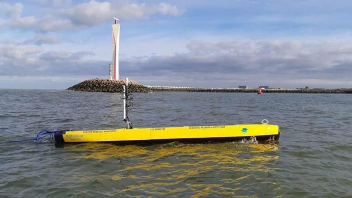 De USV Adhemar is de Oostendse haven in en uit gevaren op 20 november.© foto VLIZ