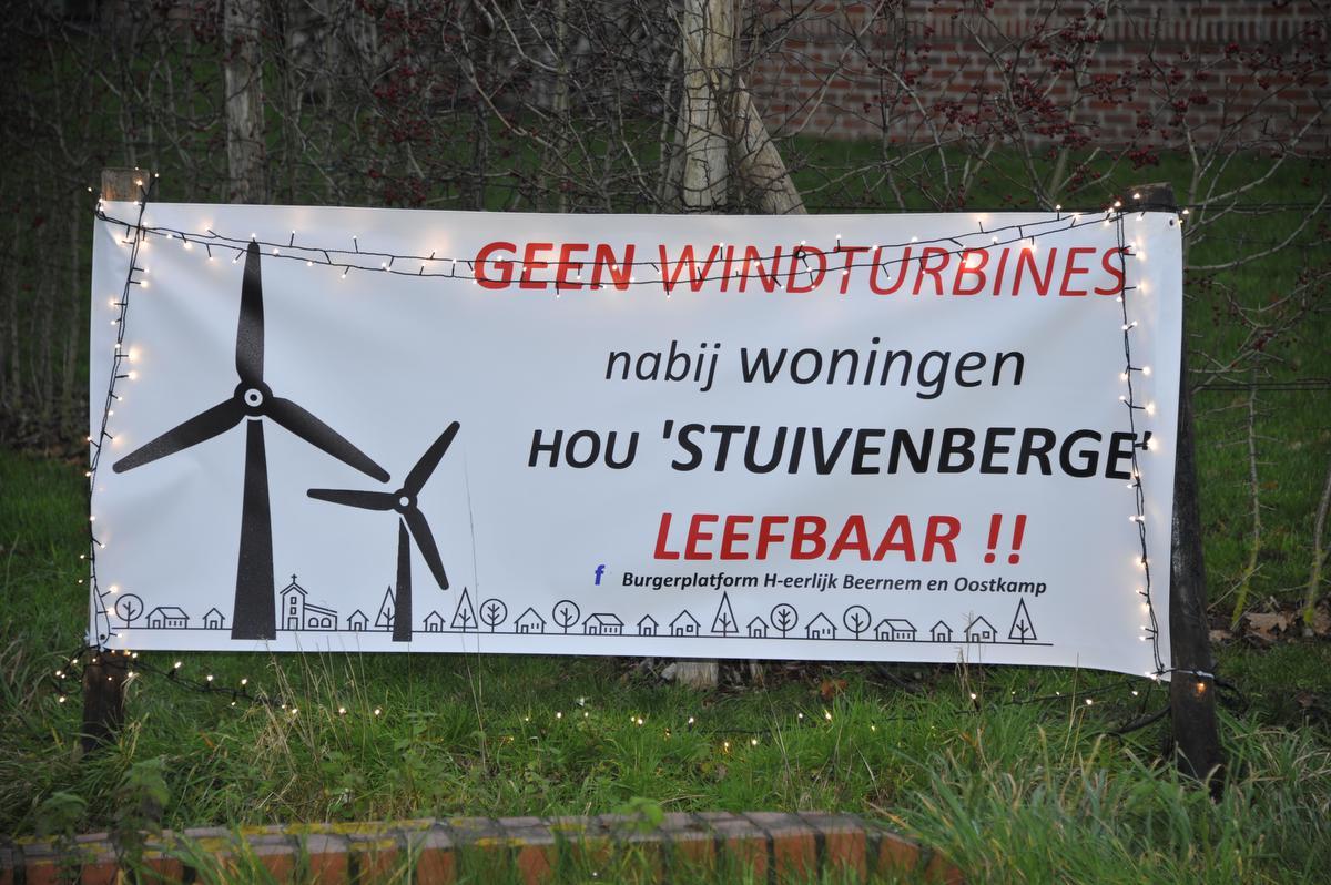 Er kwam al heel wat protest tegen de windmolens.© Geert Stubbe