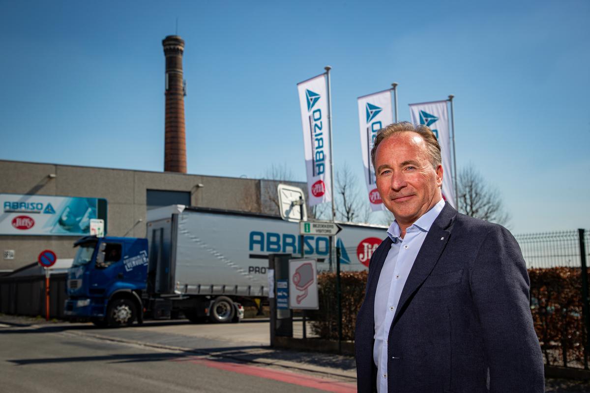 Jan Dejonghe, ceo van Abrioso-Jiffy, op de vestiging in Anzegem.©Kurt Desplenter Foto Kurt