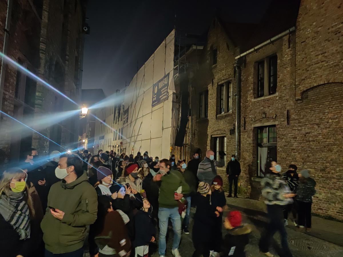 Enkele avonden was er een te grote volkstoeloop tijdens Wintergloed in Brugge. (foto Belga)©MAAIKE TIJSSENS BELGA