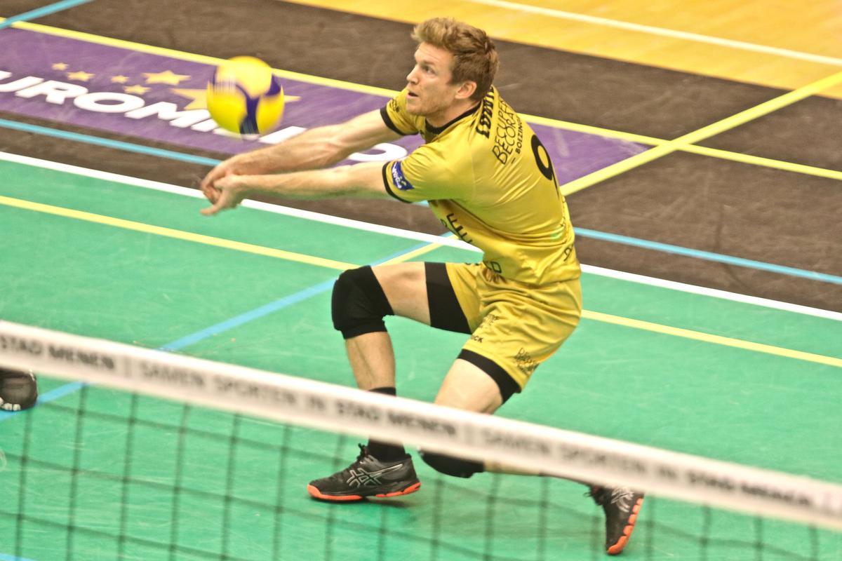 Anshel Ver Eecke mag zich weer volwaardig volleyballer noemen. (Foto MP)