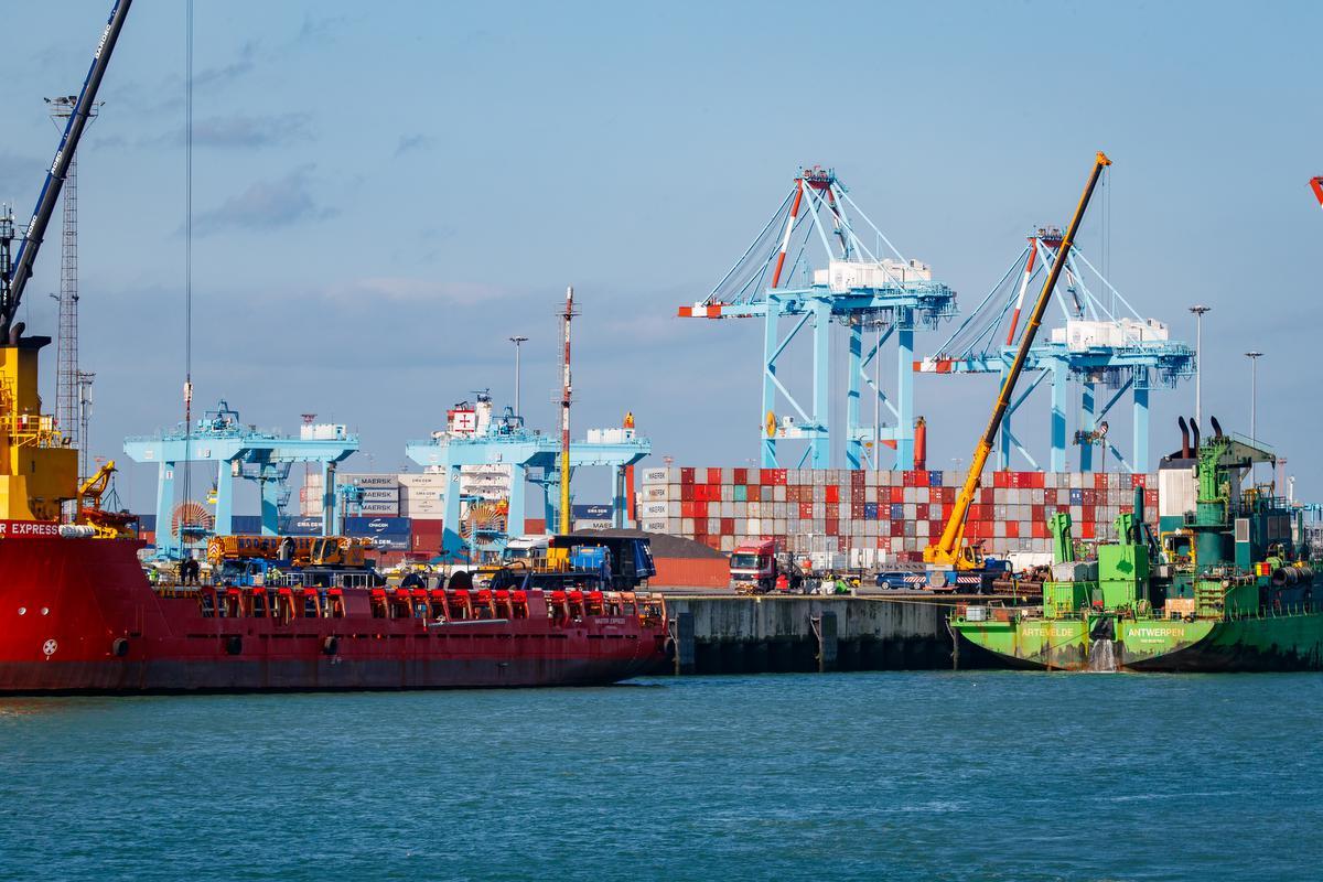 Zuid-Amerikaanse criminele bendes maken steeds vaker gebruik van de haven van Zeebrugge. (foto Belga)©KURT DESPLENTER BELGA