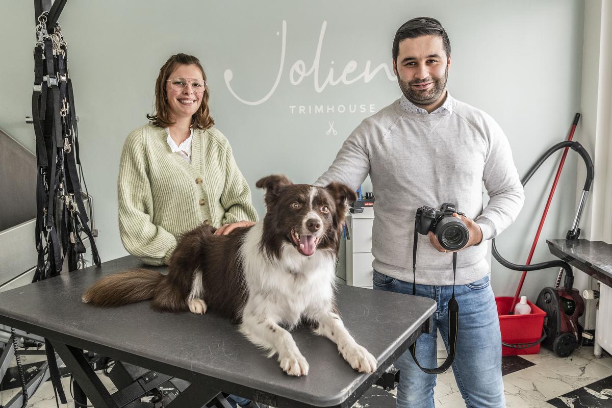 Hondentrimster Jolien Picue en fotograaf Sammy Tritar kwamen tot een leuke samenwerking. (foto SB)©STEFAAN BEEL Stefaan Beel