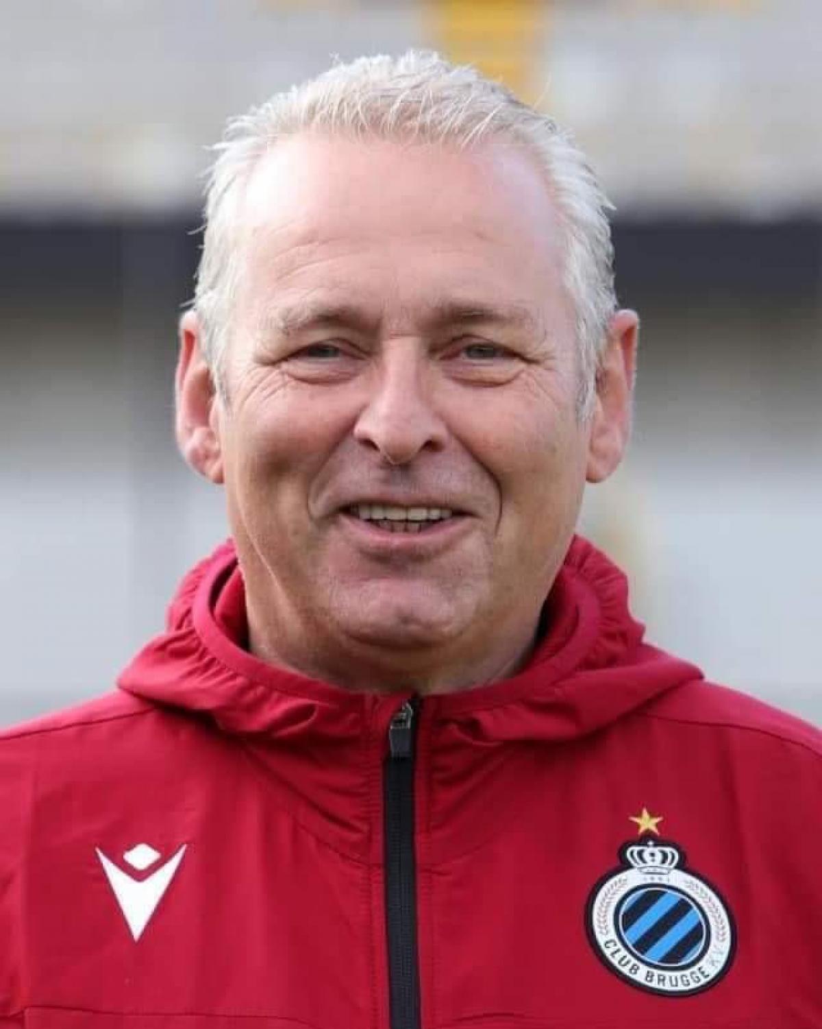Dirk Cocquyt was jarenlang trouw op post als uitbater van de bar bij de perszaal.© PDV