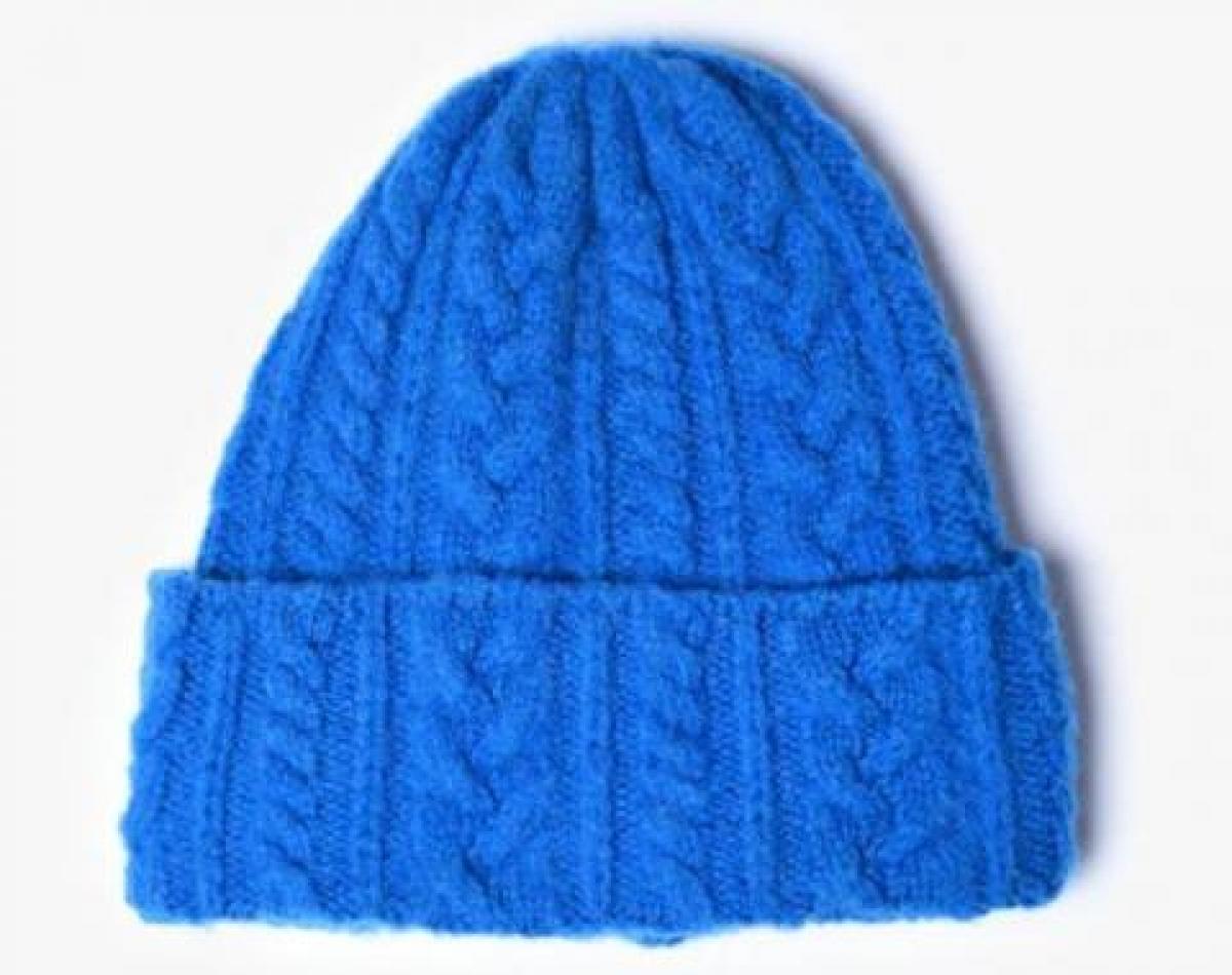 Le bonnet bleu torsadé
