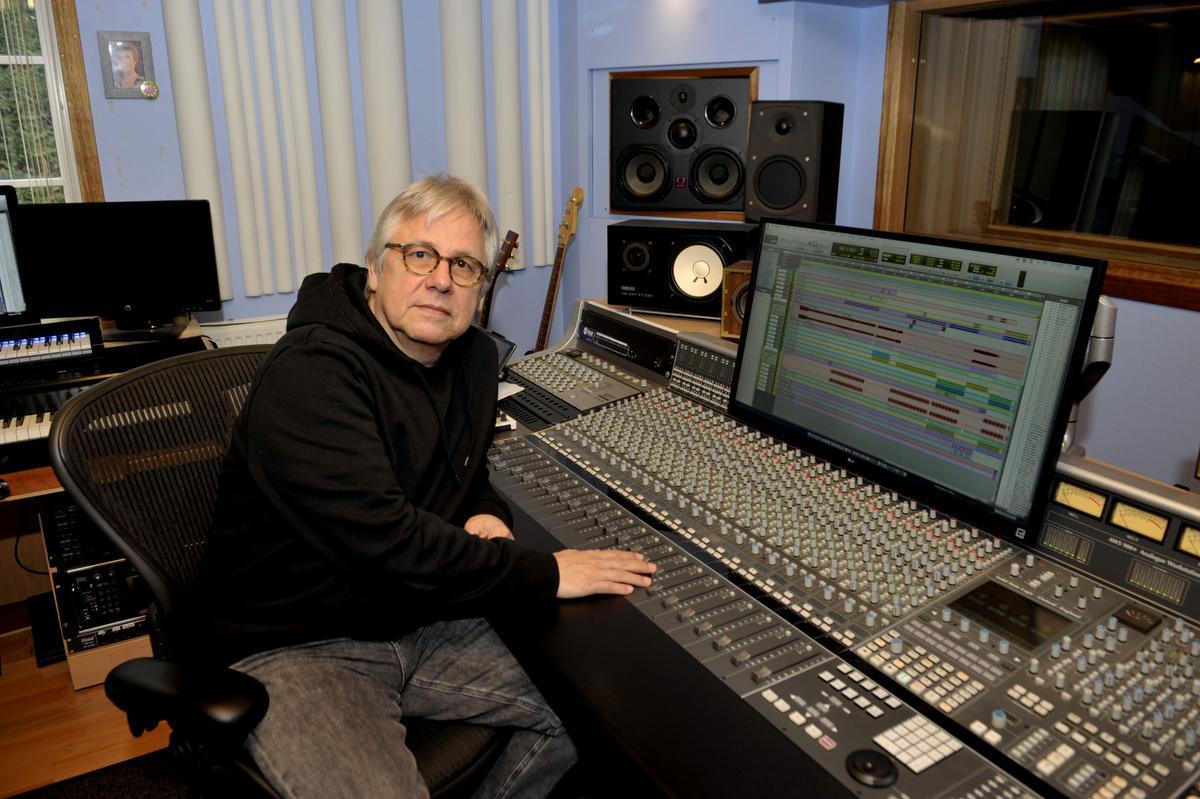 Filip Martens in zijn opnamestudio.©PATRICK DEPYPERE PADI