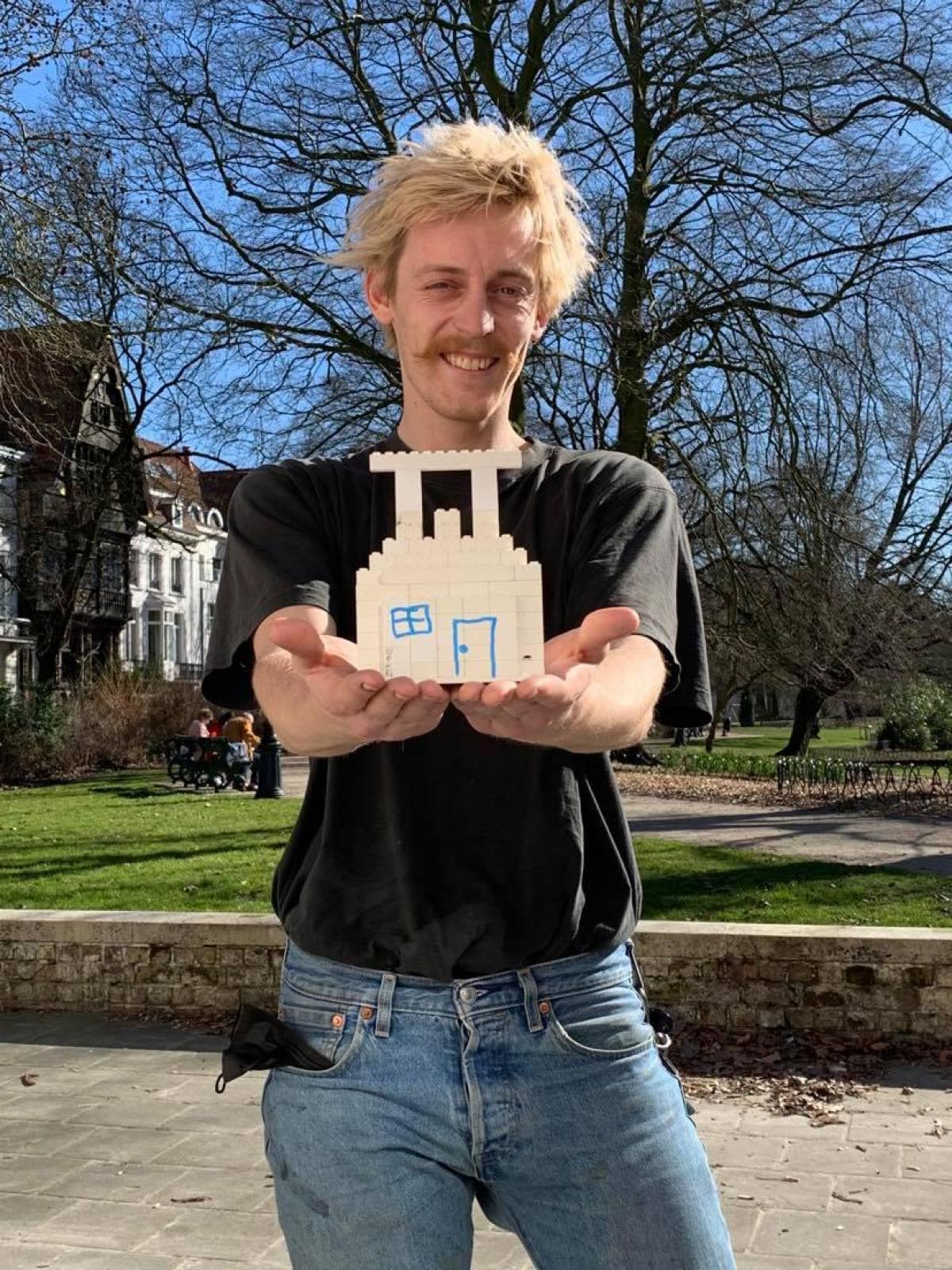 “We mikken op één miljoen legoblokjes”, zegt Neil Haesebrouck.© PDV