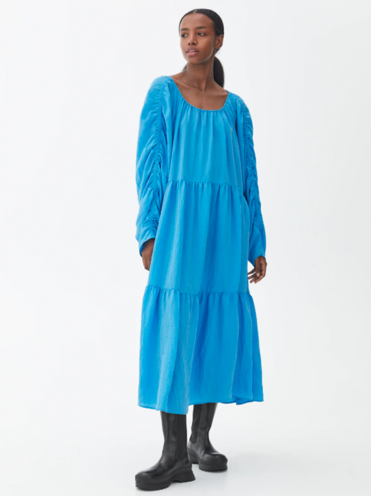 La robe oversize à volants