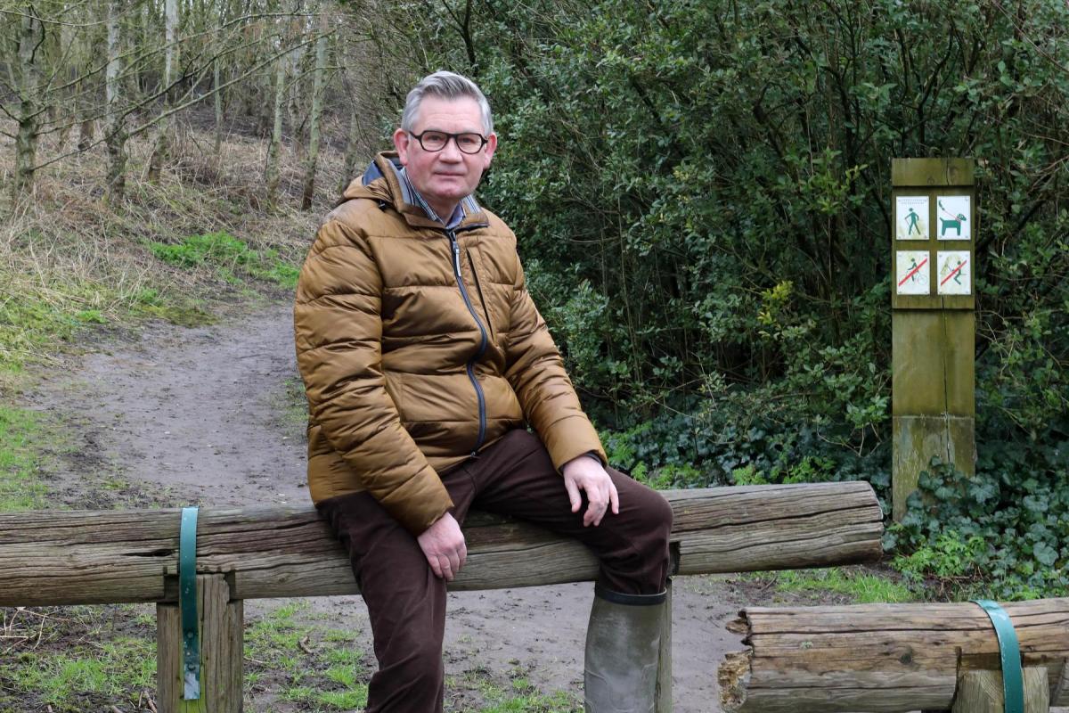 Milieuambtenaar Jacky Dereu aan het stadsrandbos.© Peter Maenhoudt