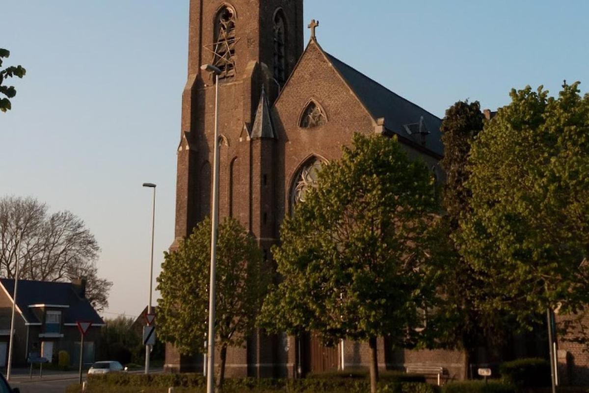 De Sint-Amandus Kerk in Kerkhove werd opgekocht door de gemeente Avelgem.© gf