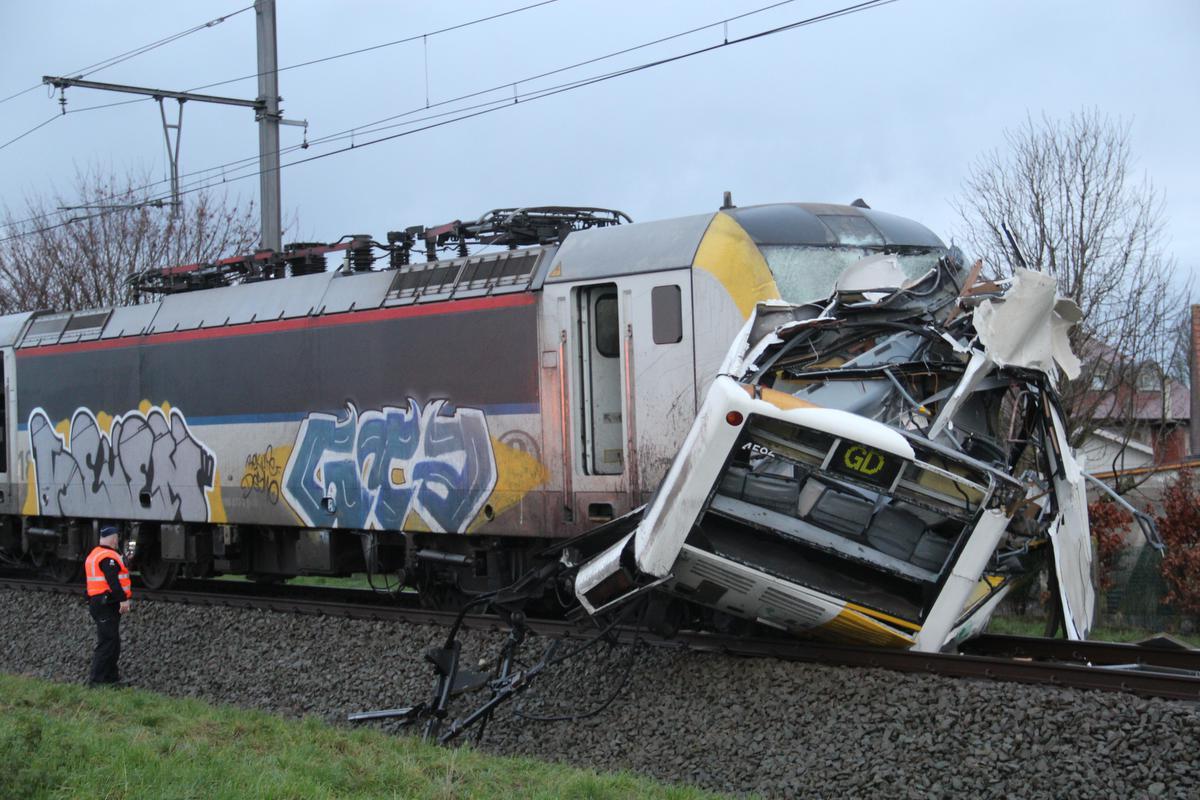 Bij het ongeval raakte alleen de treinbestuurder lichtgewond.© TP