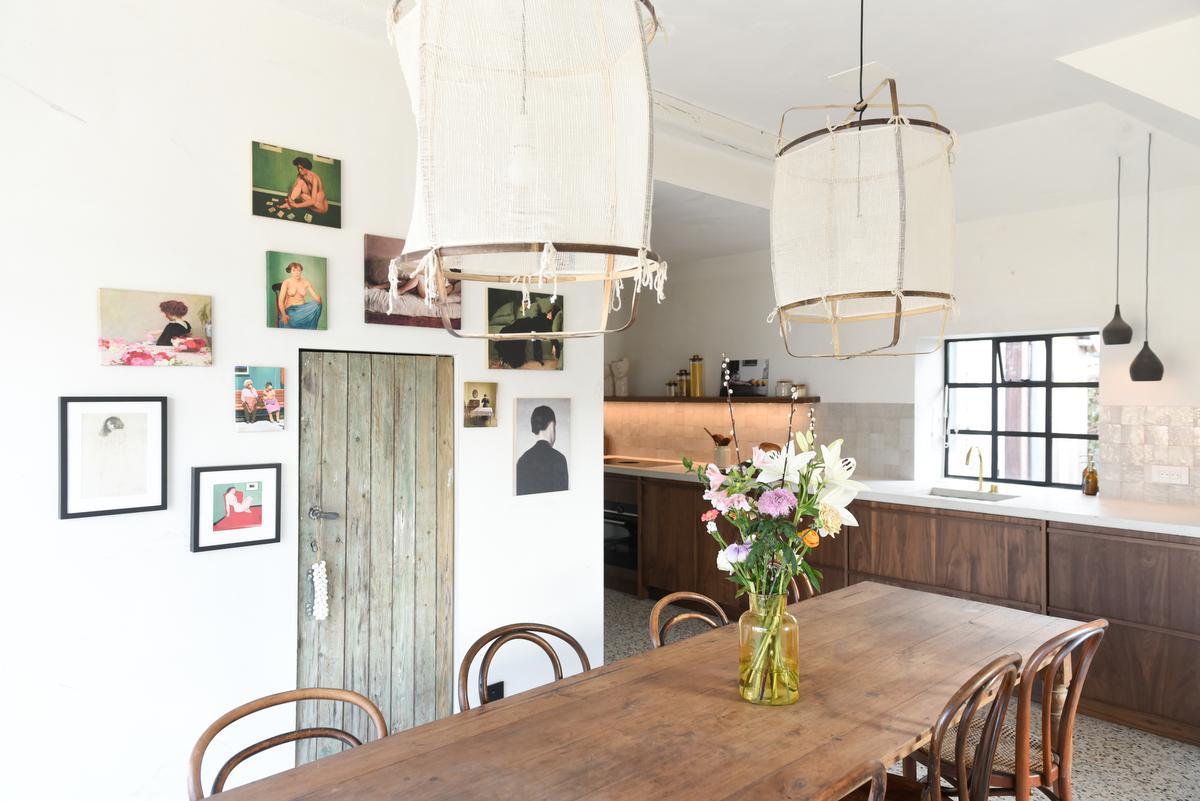 Inspiratie haalde Nathalie van Pinterest en uit woonmagazines, maar evenzeer uit de vele reizen die ze samen met Bert maakte. (Foto Pieter Clicteur)