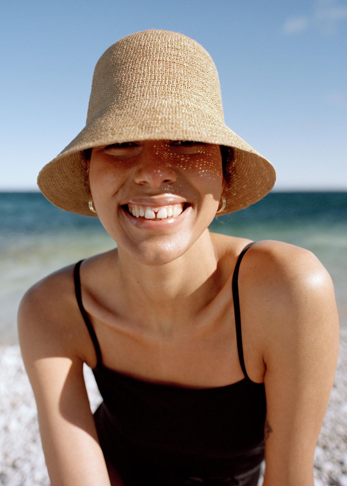 HOT le chapeau seau en raphia