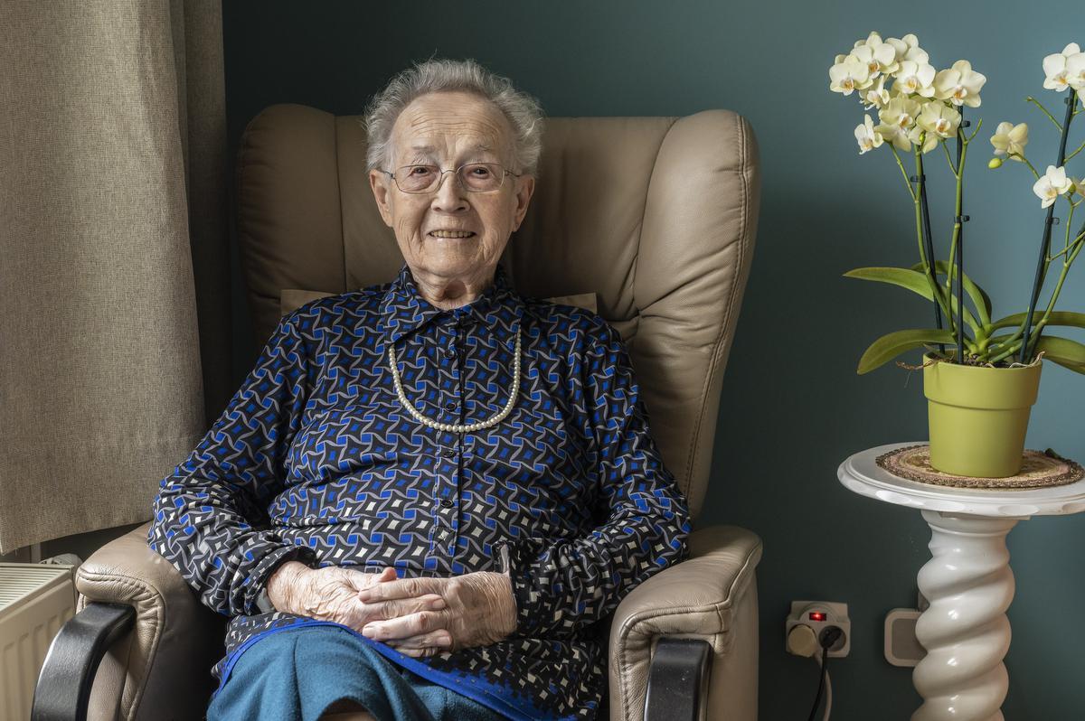 Madeleine Vandermeersch is 103 jaar maar nog steeds kwiek.© Stefaan Beel