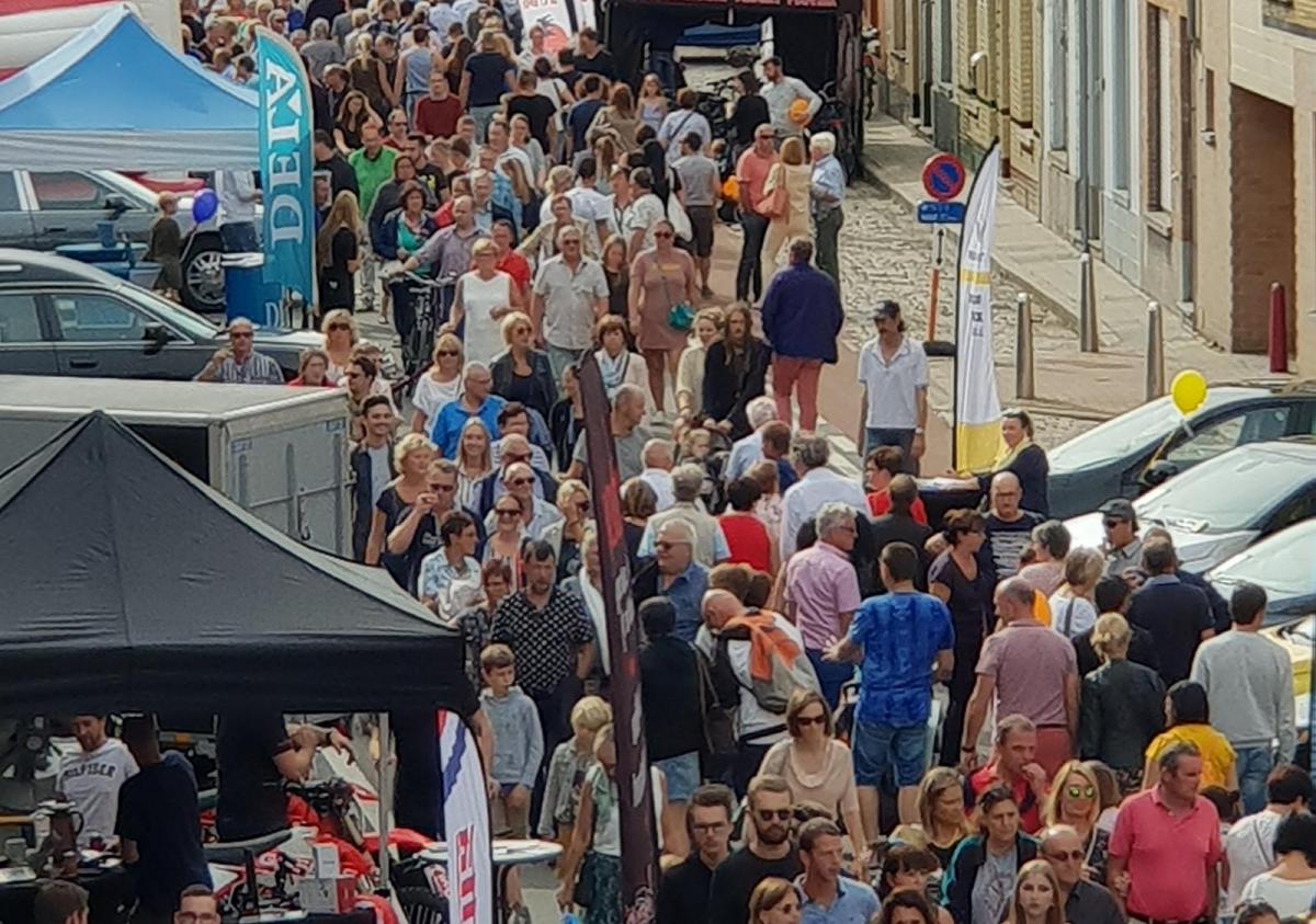 Een sfeerbeeld van Sint-Krusi kermis voor corona.© Timothy Inghelbrecht