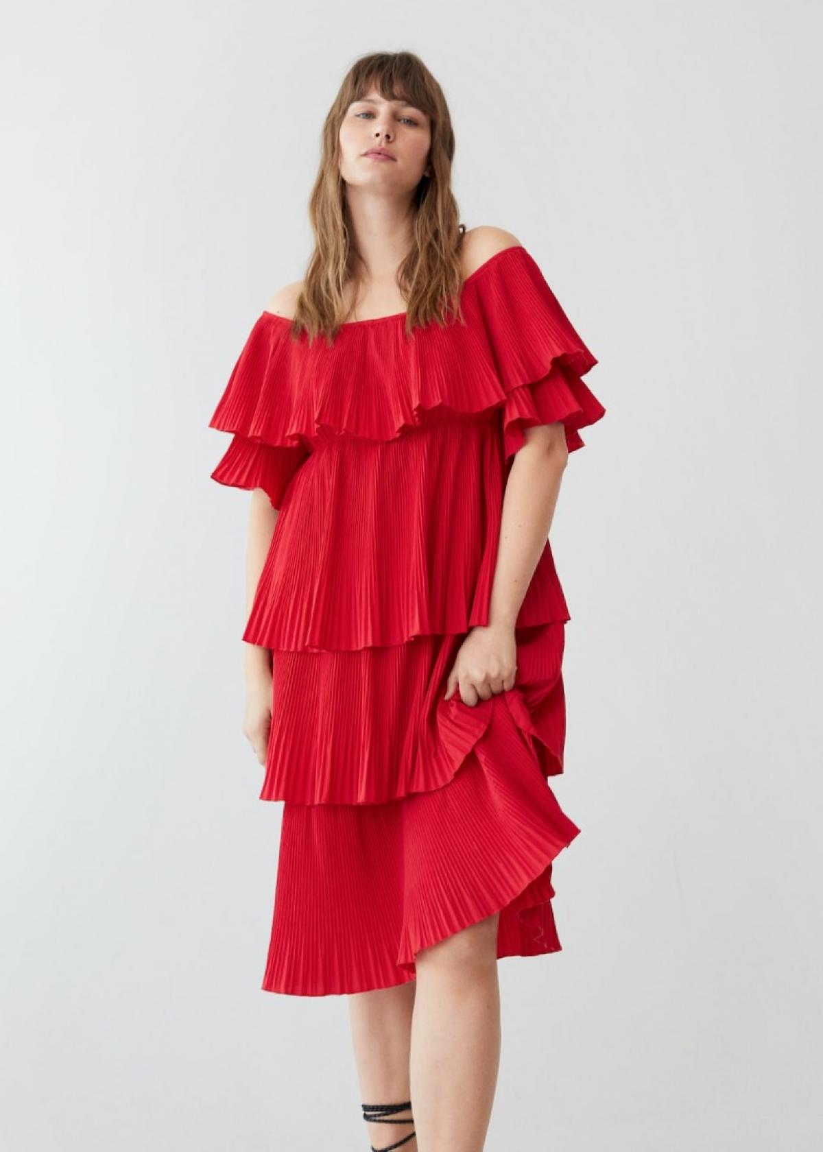 Robe plissée à volants