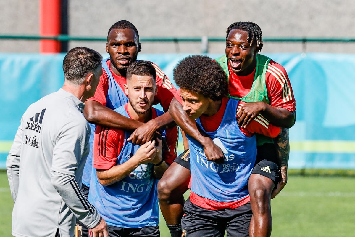 Christian Benteke, Eden Hazard, Axel Witsel and Jeremy tijdens de meest recente training.©BRUNO FAHY BELGA