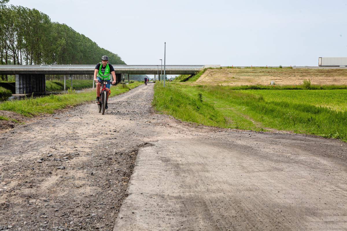 Fietsers Misnoegd Over Uitblijven Heraanleg Fietspad Naast ...