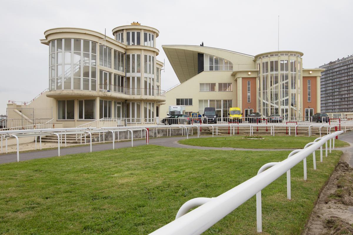 De Wellingtonrenbaan in Oostende zal dienen als decor voor 'Van hier tot in Tokio'.© BELGA