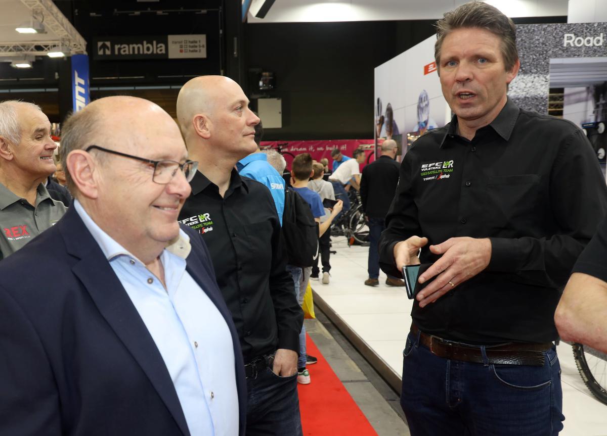 Michel Pollentier, Benny Engels en Wim Feys van EFC.© VDB