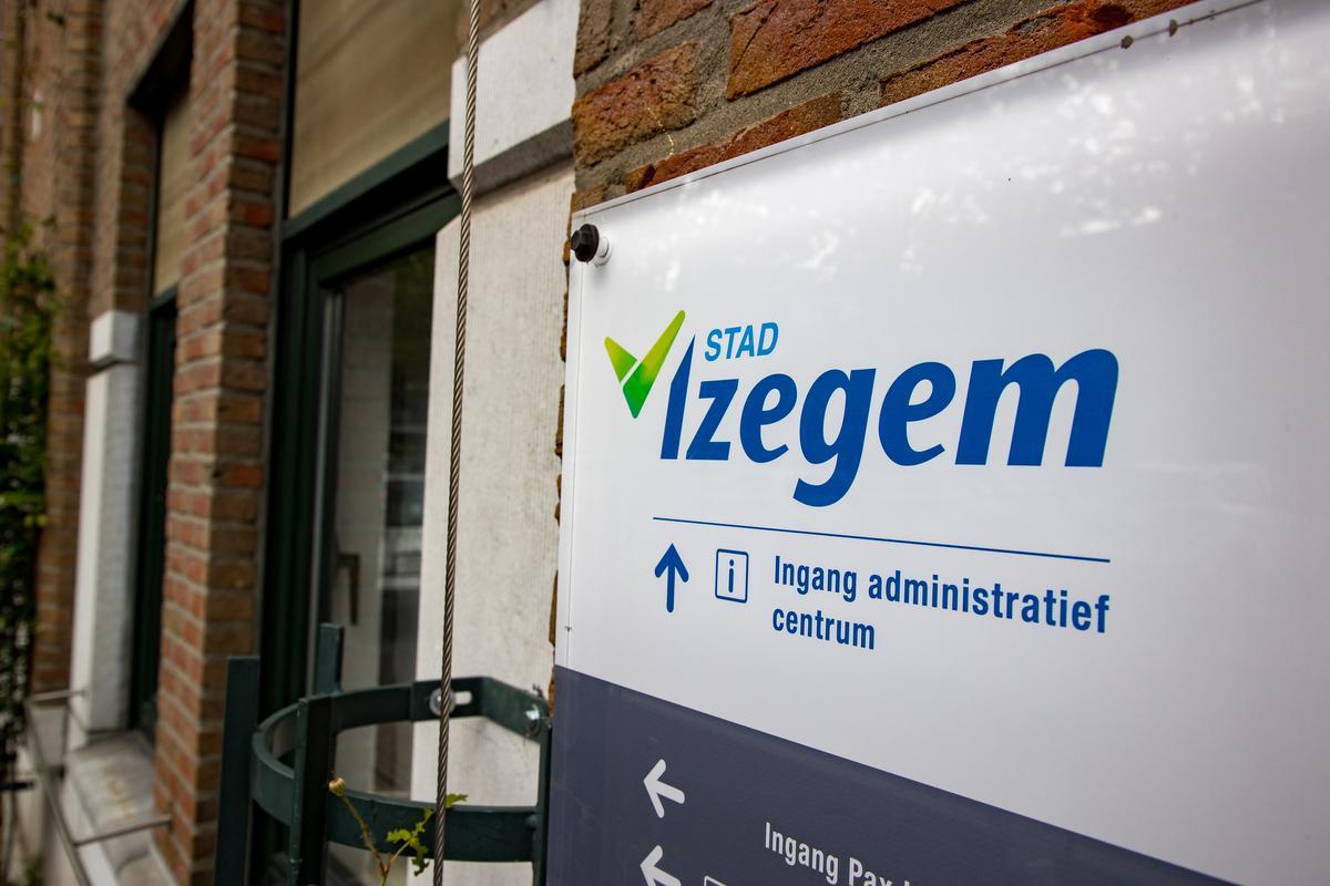 Concreet koopt de stad nieuw en extra materiaal aan voor de uitleendienst, waar de Izegemse verenigingen meestal gratis een beroep kunnen op doen.© Belga