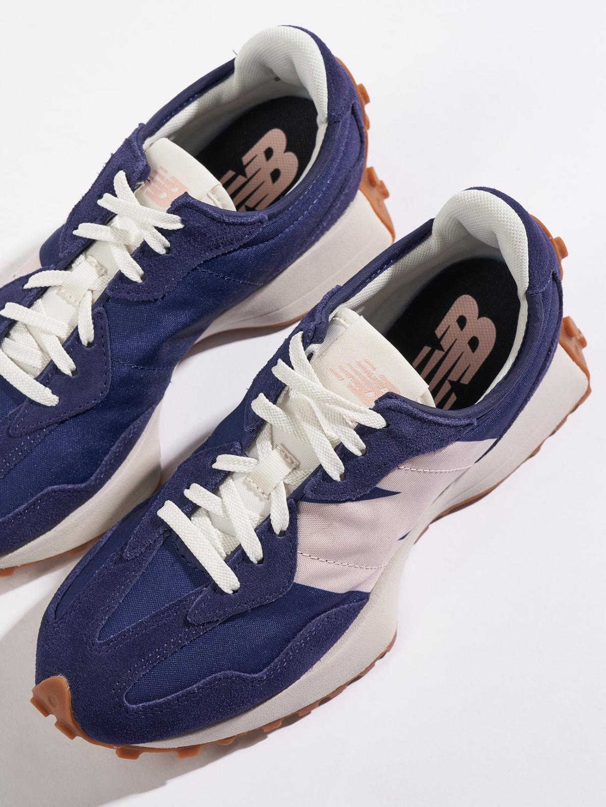 New Balance 327