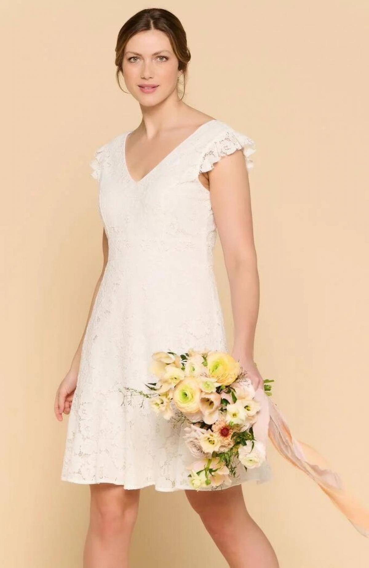 Robe de mariée avec col en V