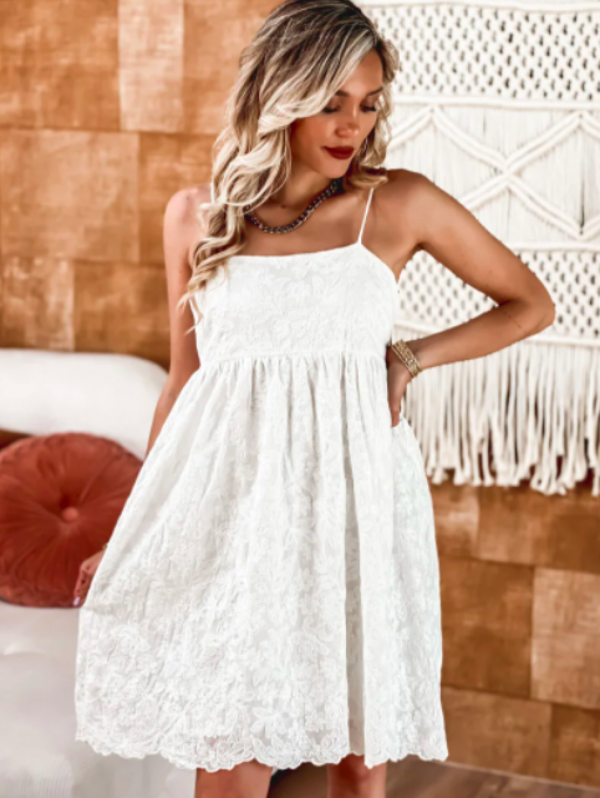 Robe en broderie blanche