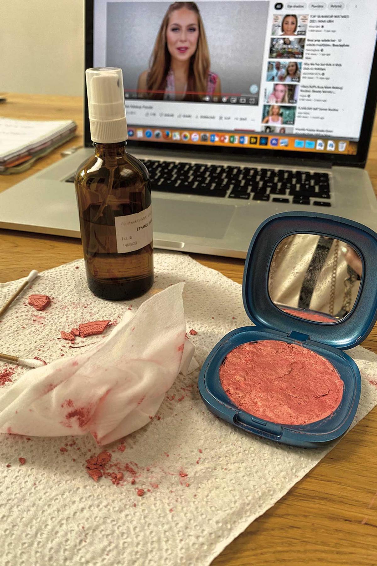 Make-up een tweede leven geven.