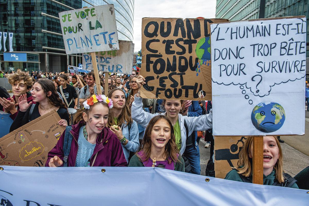Manif pour le climat à Bruxelles, le 23 octobre dernier. L'une des causes de la crise résiderait dans l'hyperconsommation.